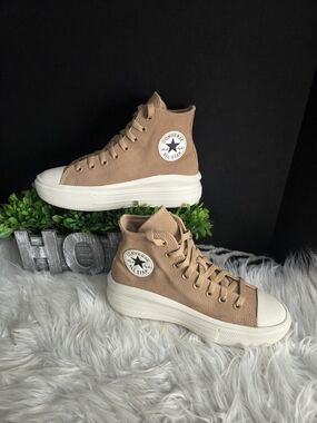 Converse Chuck Taylor All Star Tan High-Top Platform Sneakers. Size 8